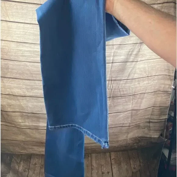 Ladies NWT size 8 average fit overall slimming jeans by Gloria Vanderbilt - Picture 7 of 13